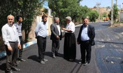 آغاز عملیات آسفالت منطقه کولرشاپ، پروژه های آسفالت شهرداری دوباره جان گرفت / بازدید میدانی اعضای شورای اسلامی شهر