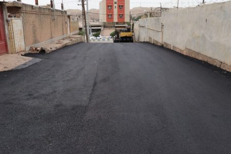 آغاز عملیات آسفالت منطقه چهاربیشه پشت کلانتری / پایان انتظار چندساله ساکنان