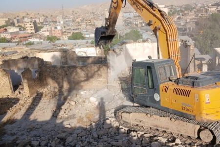 اجرای عملیات تخریب منازل طرح جابجایی منطقه پشت برج