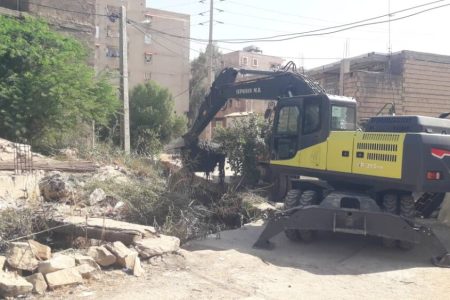 آغاز عملیات لایروبی کانال‌های منطقه هشت بنگله توسط شهرداری مسجدسلیمان